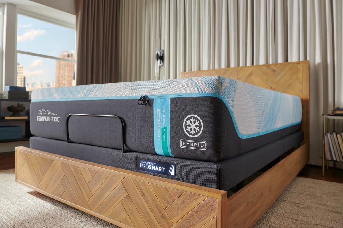 TempurPedic KING 2.0 LUXE BREEZE MEDIUM HYBRID KING MATTRESS – Comfort Exchange