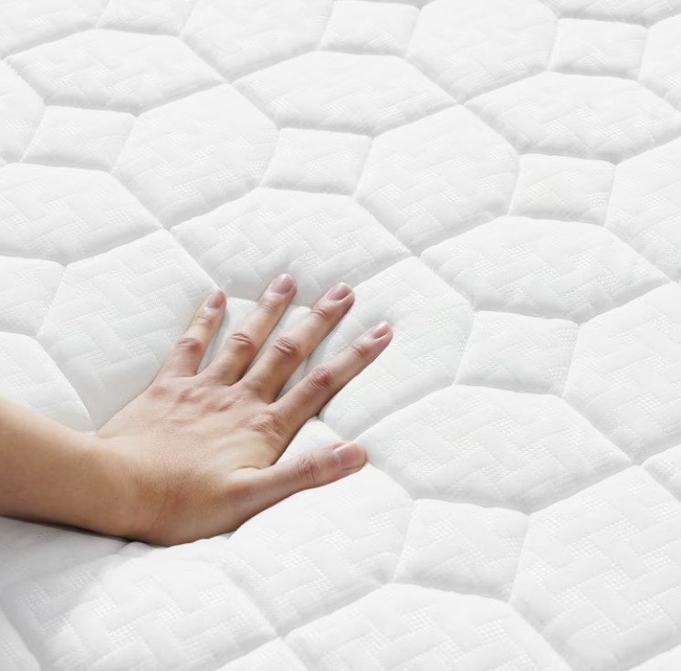 Zinus 6″ Core Comfort Tight Top Bonnell Innerspring Mattress, Twin XL