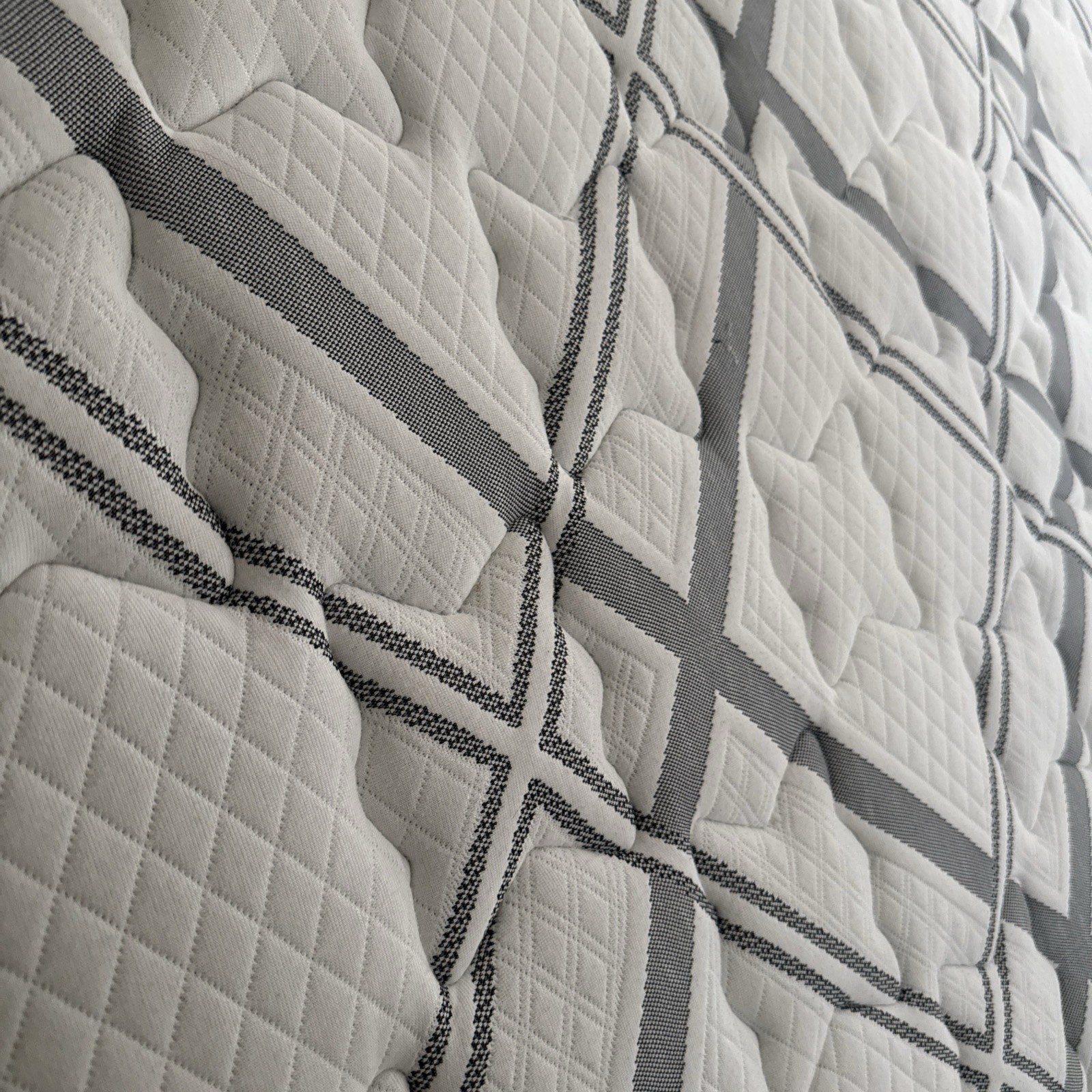 King Size Gray and White Mattress with Geometric Pattern for Bedroom