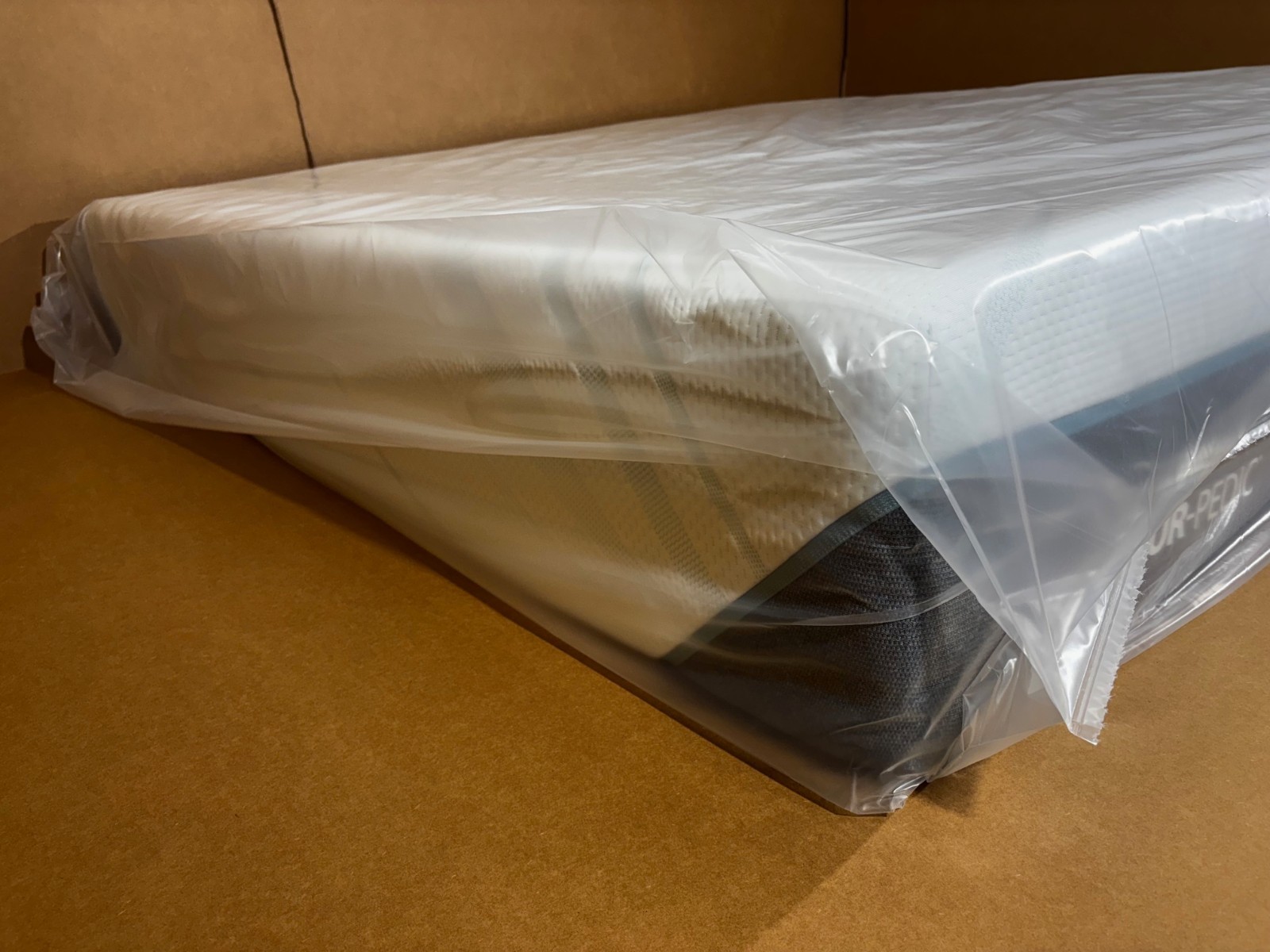 Tempurpedic Supreme Firm 2.0 King Mattress 2025 MSRP $2199 Brand New!