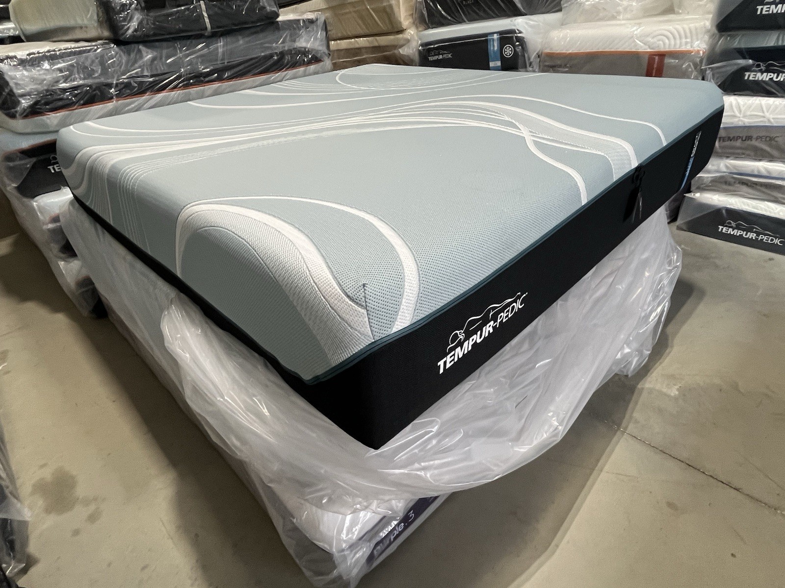 New Tempurpedic LuxeAdapt Soft 2.0 Queen Mattress $4,699 Free Shipping