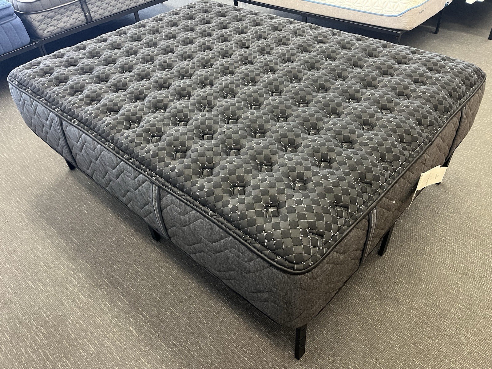 New BEAUTYREST BLACK Series 3 Firm Queen MATTRESS $4,000.00 Free Shipping