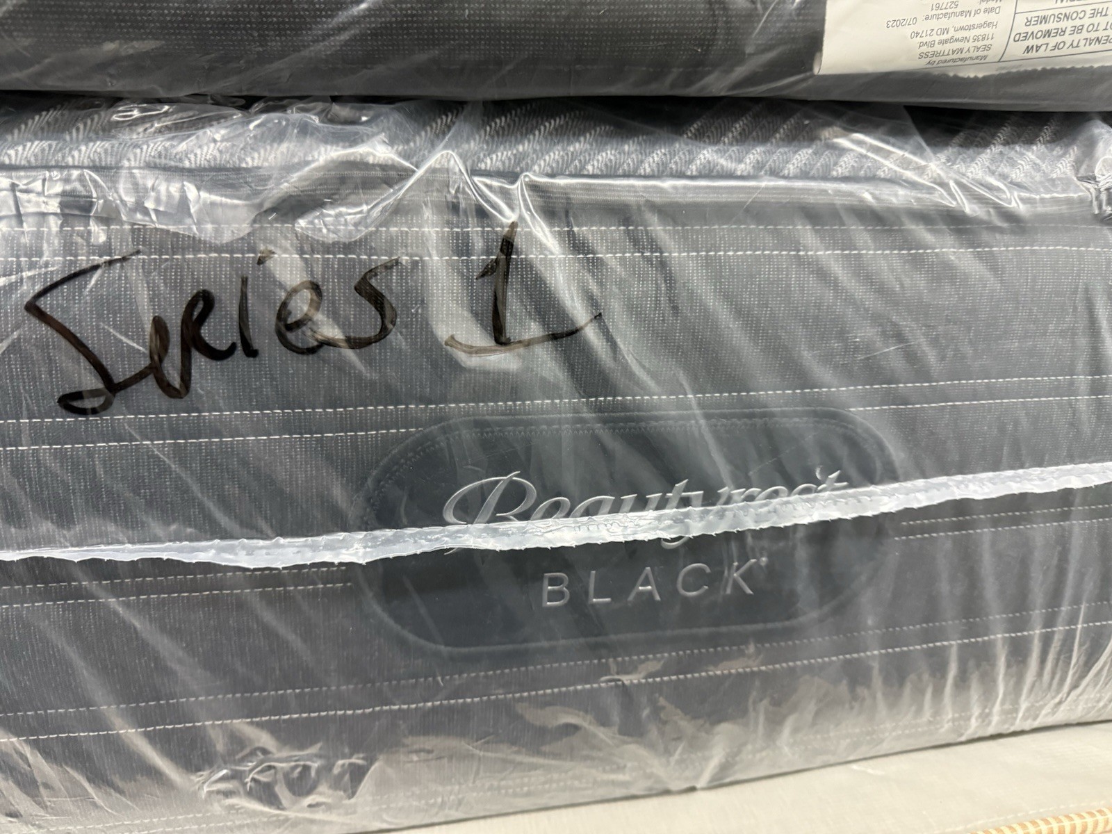 SIMMONS BEAUTYREST QUEEN BLACK SERIES ONE EXTRA FIRM 1 MATTRESS NEW CLEARANCE