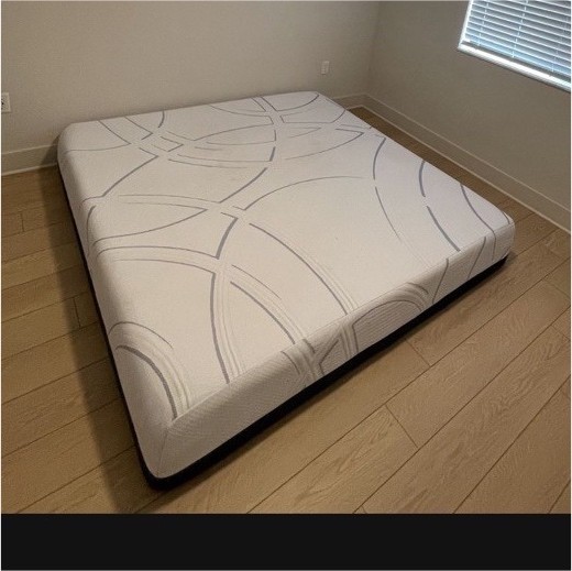 Nectar Queen Memory Foam Mattress Medium Firm Abstract Print White Blue Used