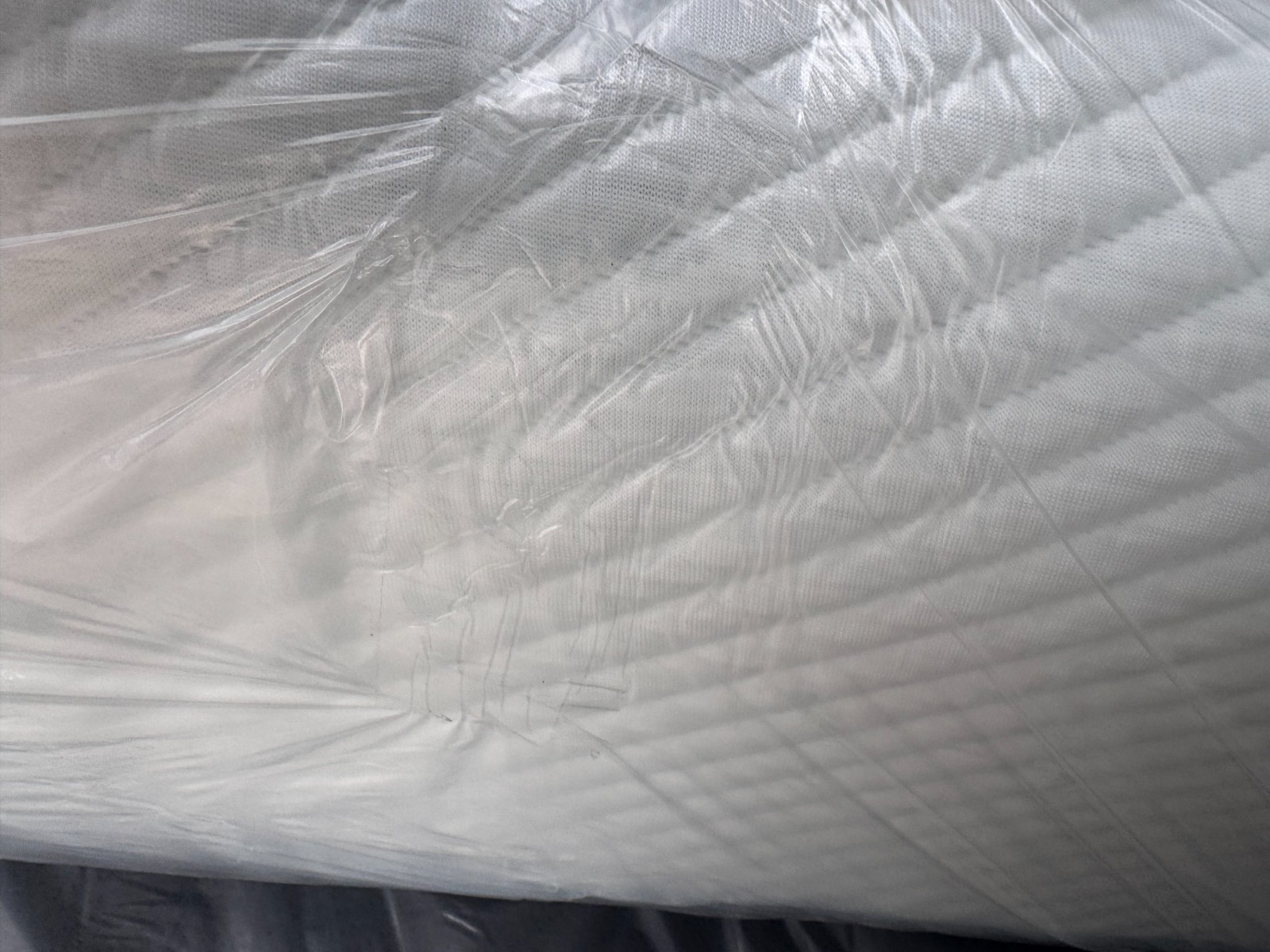 Tempur-pedic mattress Pro Adapt Medium Hybrid Twin ex-display.