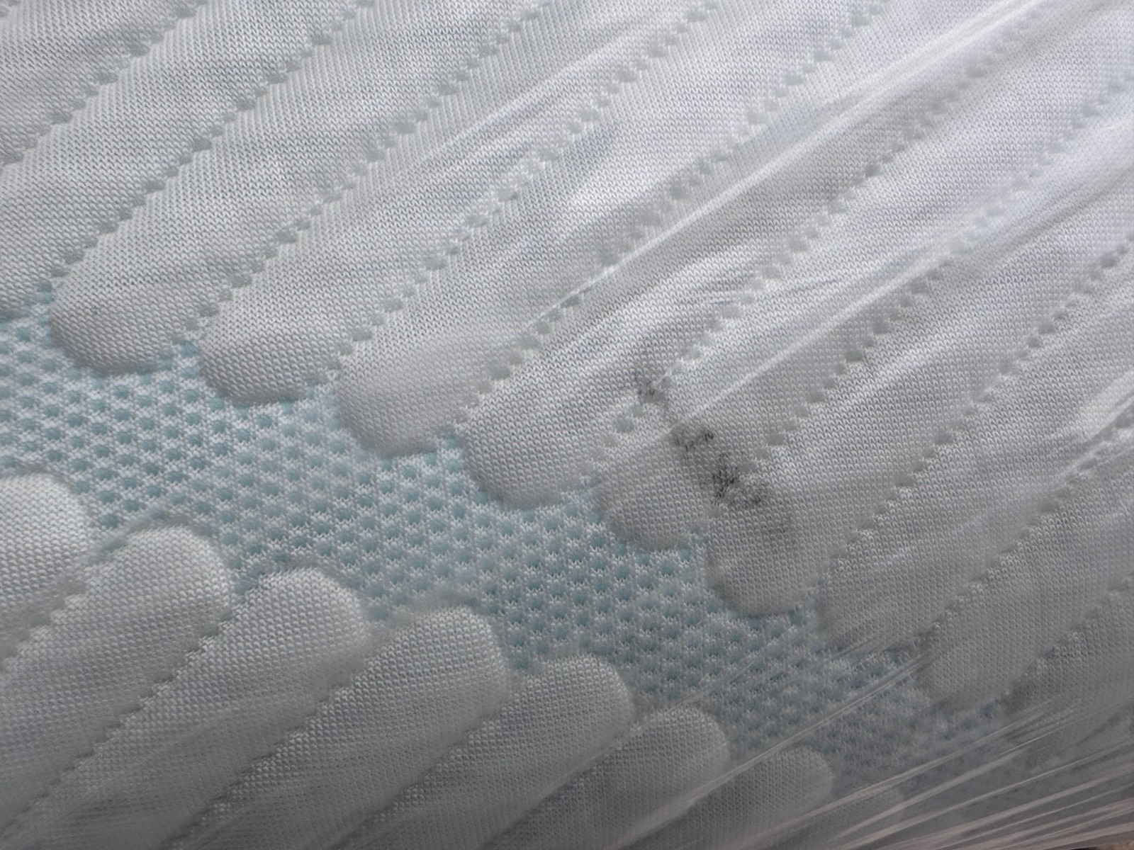 Tempur-pedic mattress Pro Adapt Medium Hybrid Twin ex-display.