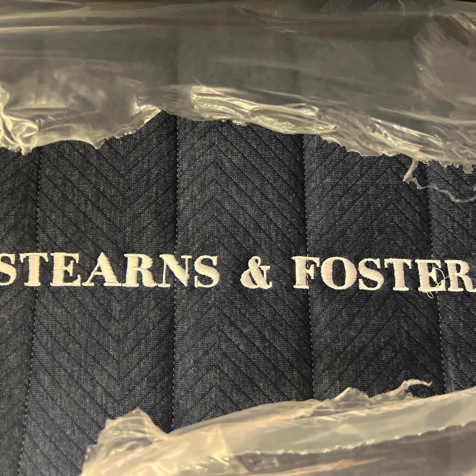 STEARNS & FOSTER RESERVE KING MEDIUM 16″ MATTRESS CLEARANCE + BONUS & FAST SHIP