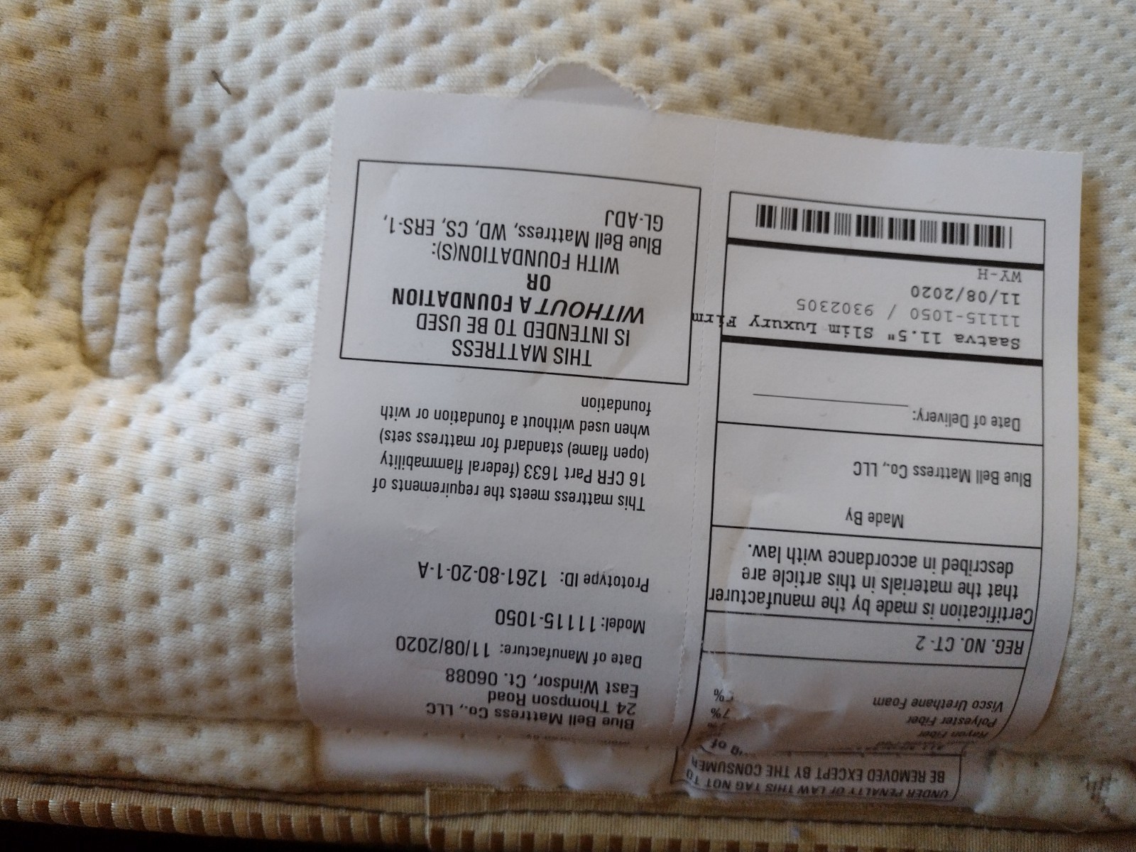 Saatva Classic Queen Mattress 11.5″ Luxury Firm and Slatted Metal Base – PICKUP