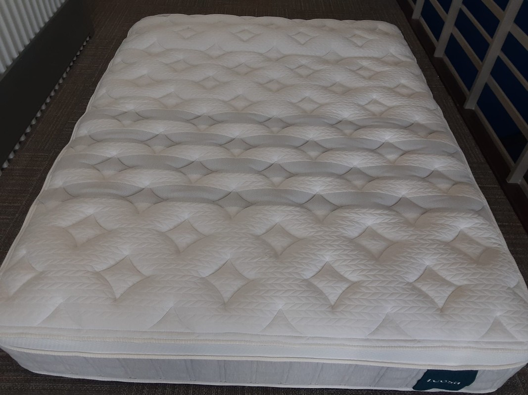 Leesa Sapira Hybrid Chill Mattress QUEEN / FREE Delivery