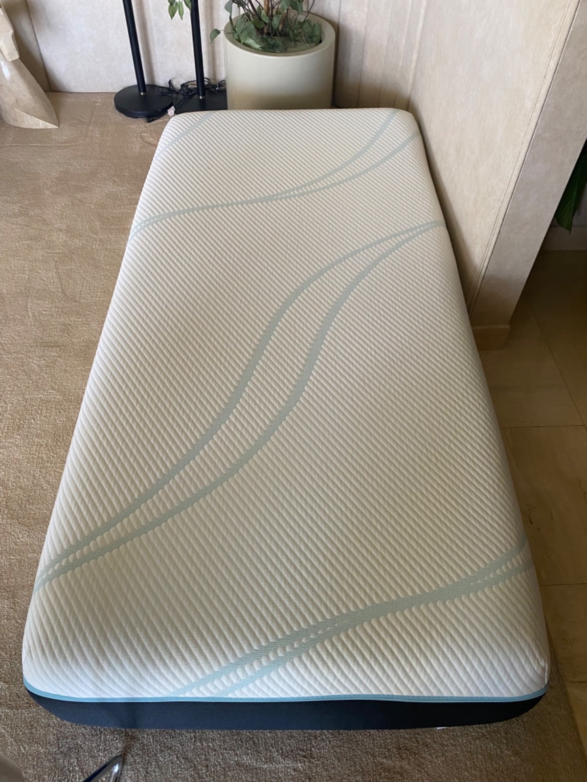 TempurPedic ADAPT HYBRID 2.0 MEDIUM TWIN XL MATTRESS NEW FAST SHIP CLEARANCE