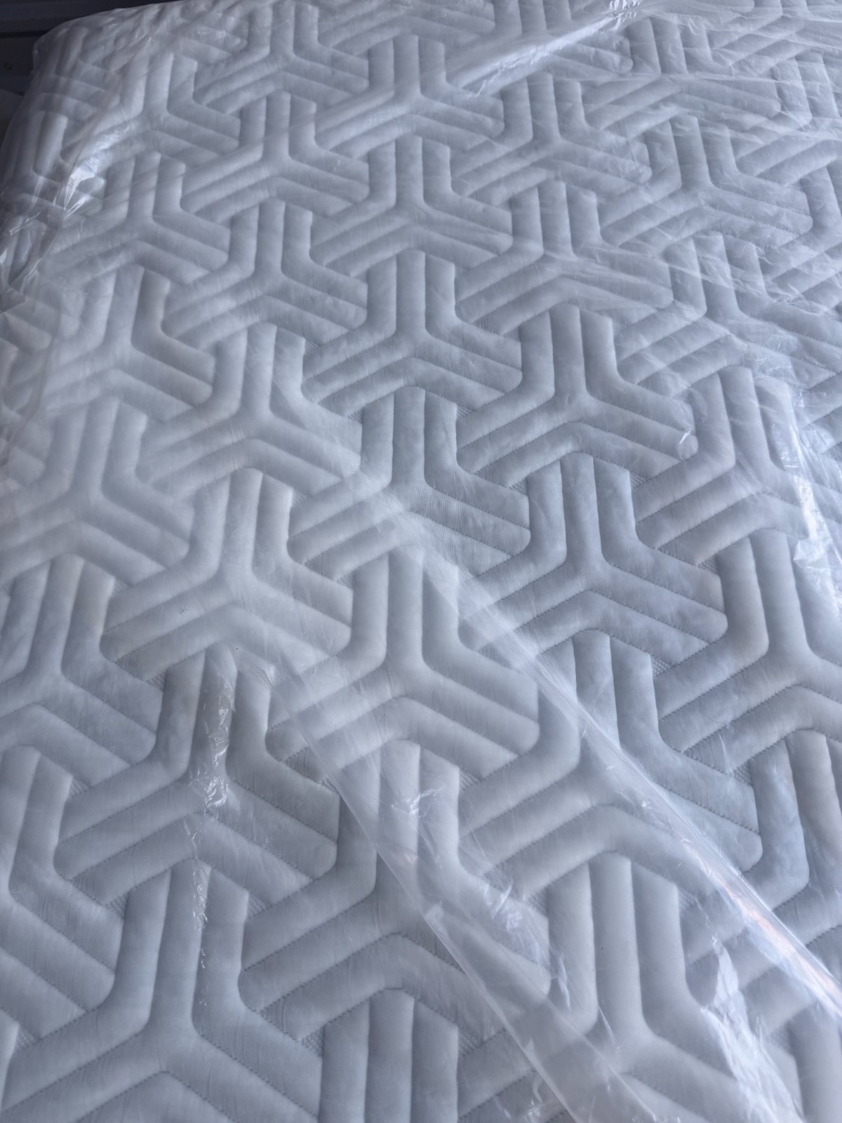 Tempur-pedic mattress Tempur-Flex Prima Hybrid Twin XL/ Split King ex-display.