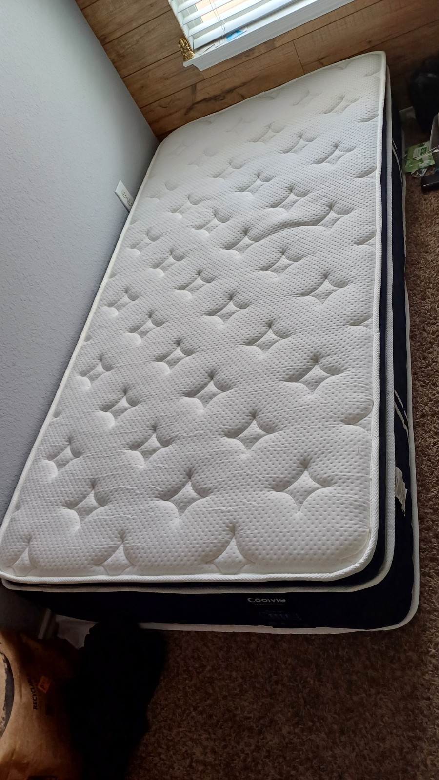 Coolvie 12″ Twin Hybrid XL Twin Foam Mattress in a Box Bed Medium Firm Feed NEW
