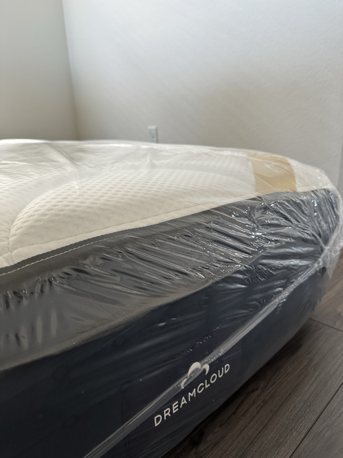 DreamCloud Premier Rest Memory Foam Mattress, Twin XL, Perfect Condition