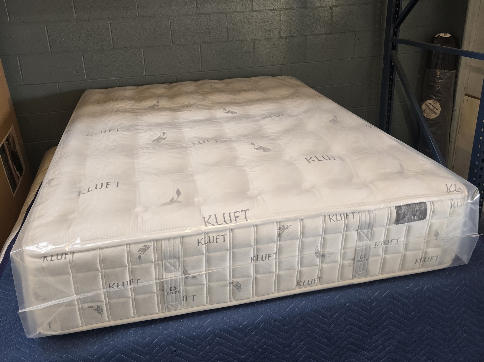 Kluft Royal Sovereign Duke Firm Queen Size