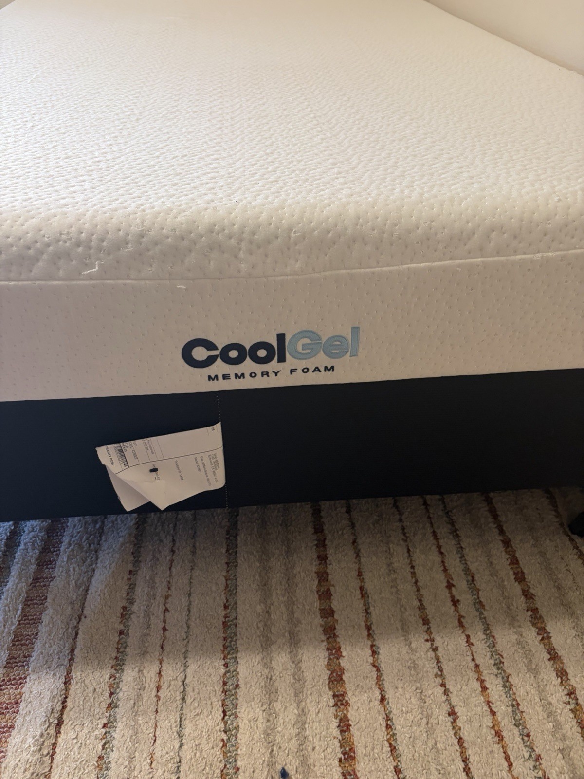 Cool Gel CoolGel Memory Foam Queen, Cooling Tech, Firm, White/Black