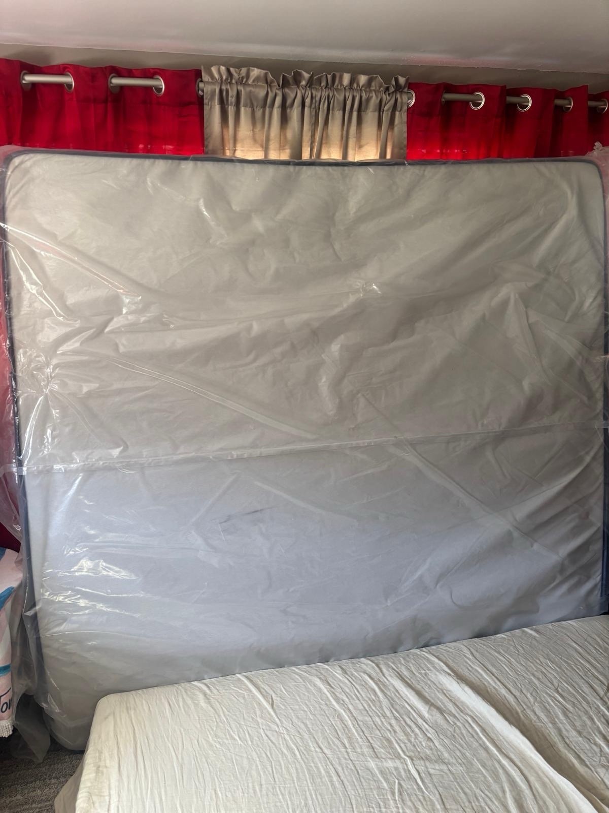 Serta iSeries Brecon Plush Top King Mattress Gray 80 x 76 in