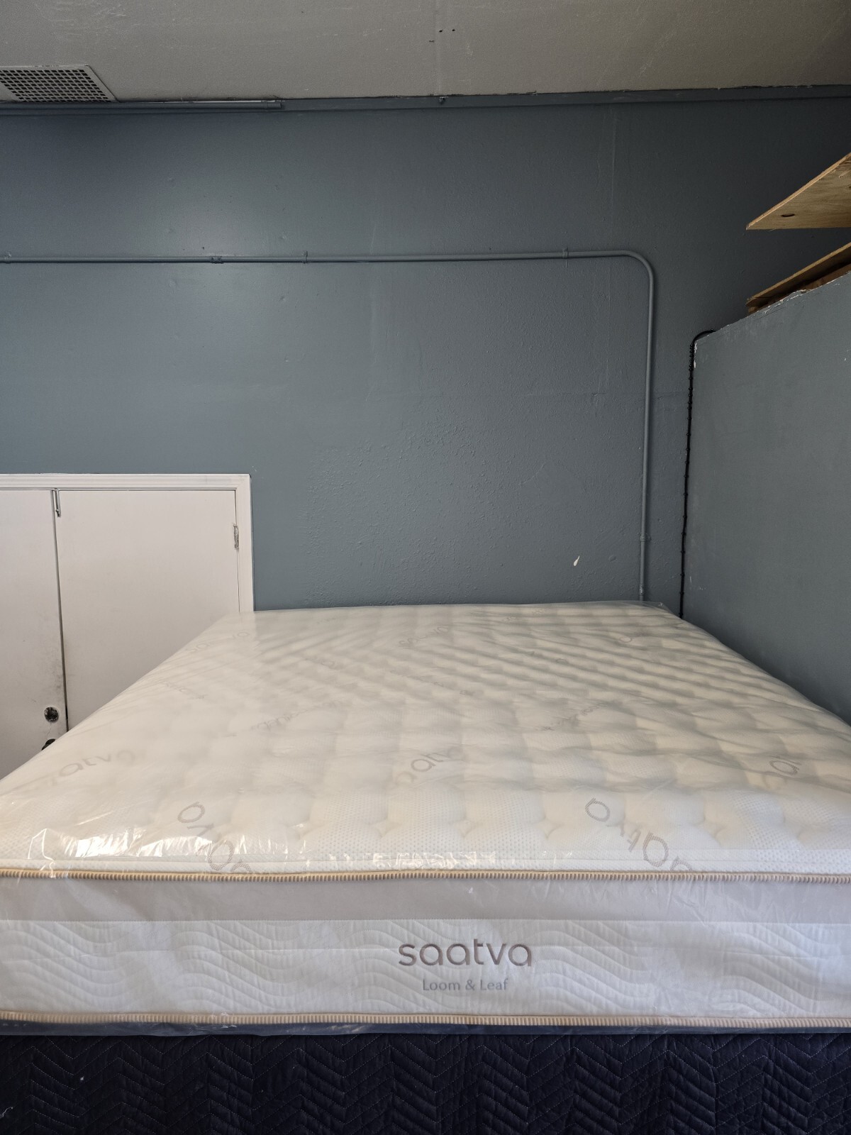 Saatva Loom&Leaf Cal-KING SIZE FIRM