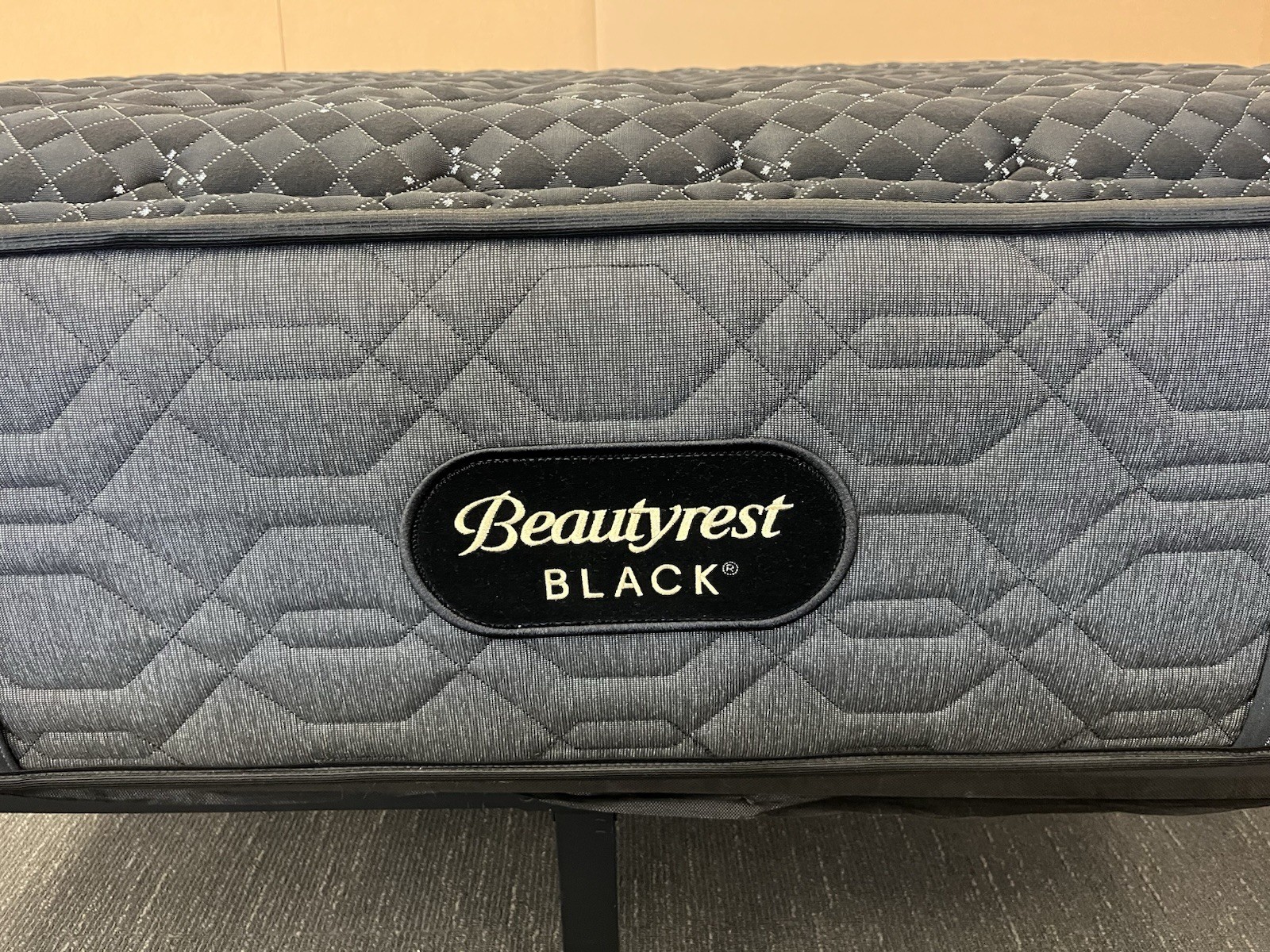 New BEAUTYREST BLACK Series 3 Firm Queen MATTRESS $4,000.00 Free Shipping