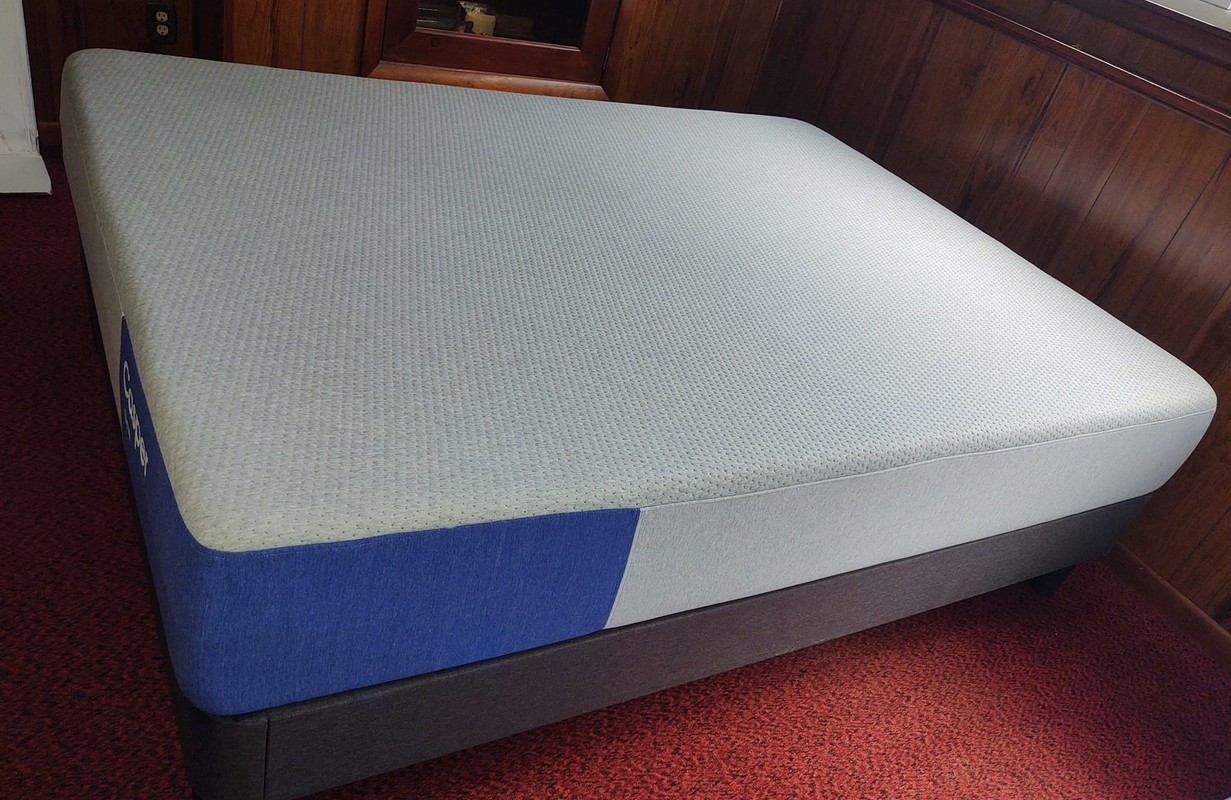 Casper The One Mattress QUEEN / FREE Delivery