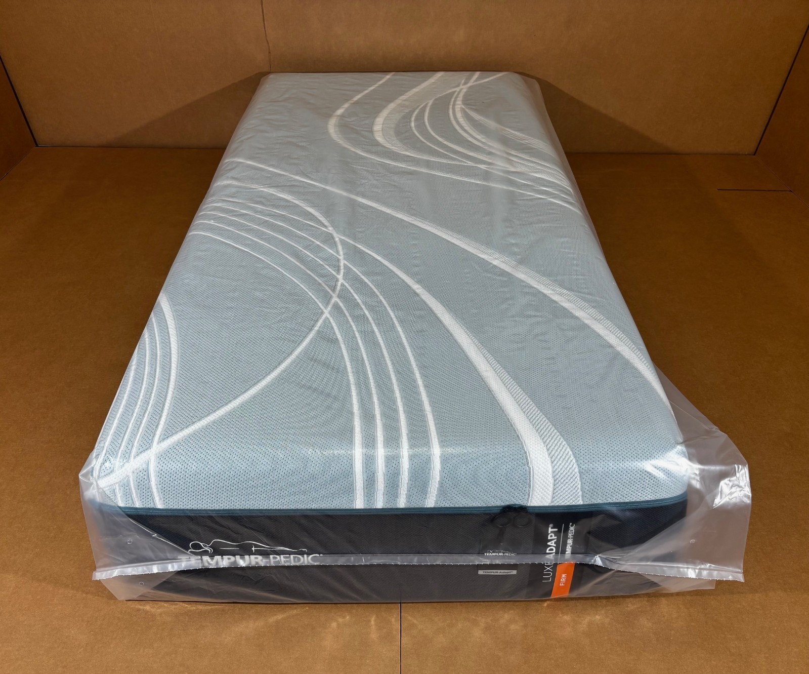 Tempurpedic LuxeAdapt Firm 2.0 Twin XL Mattress Luxe Adapt MSRP $4199