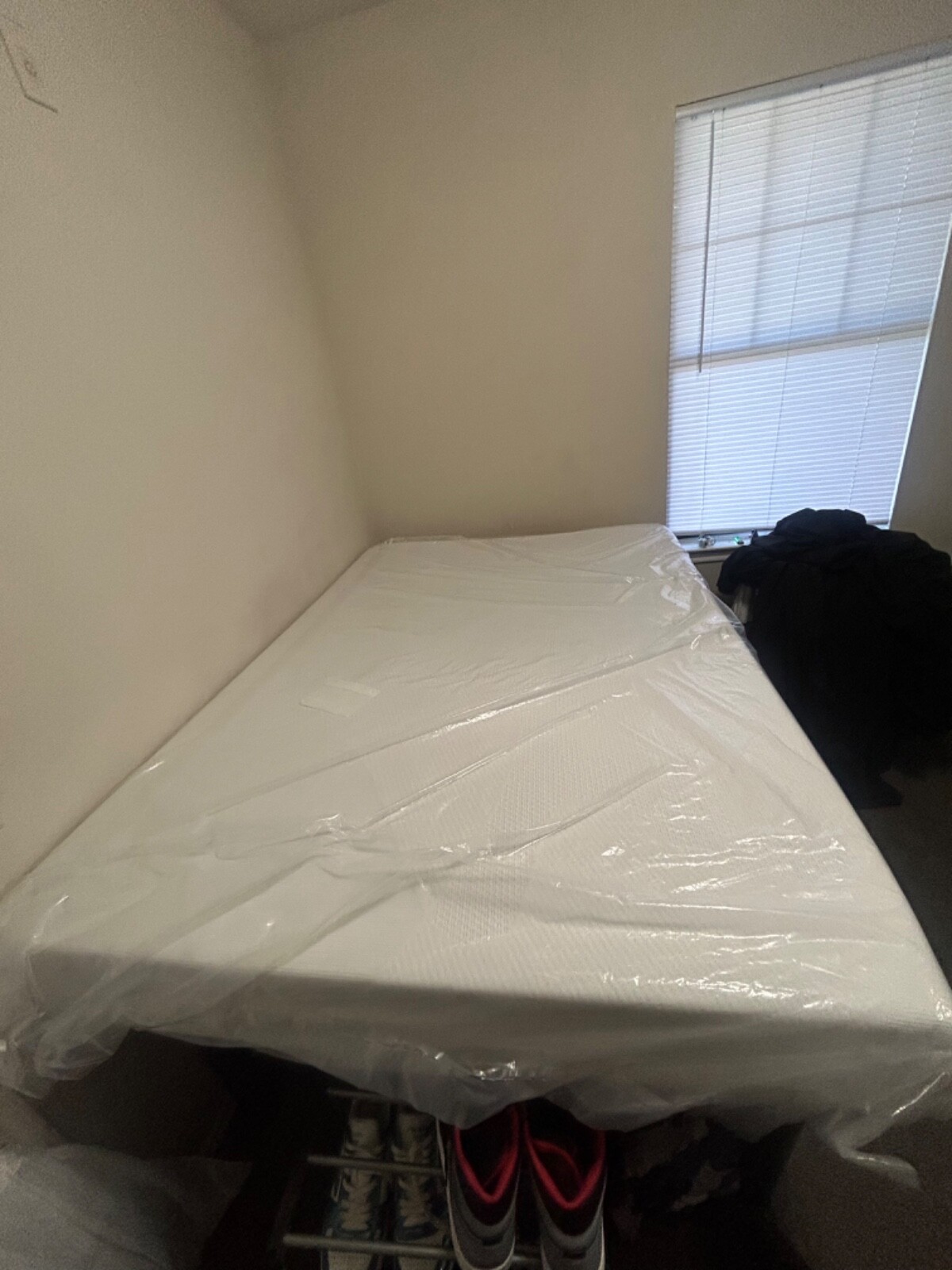 Zinus Cooling Green Tea 8″ Gel Memory Foam Mattress – White, Full Size