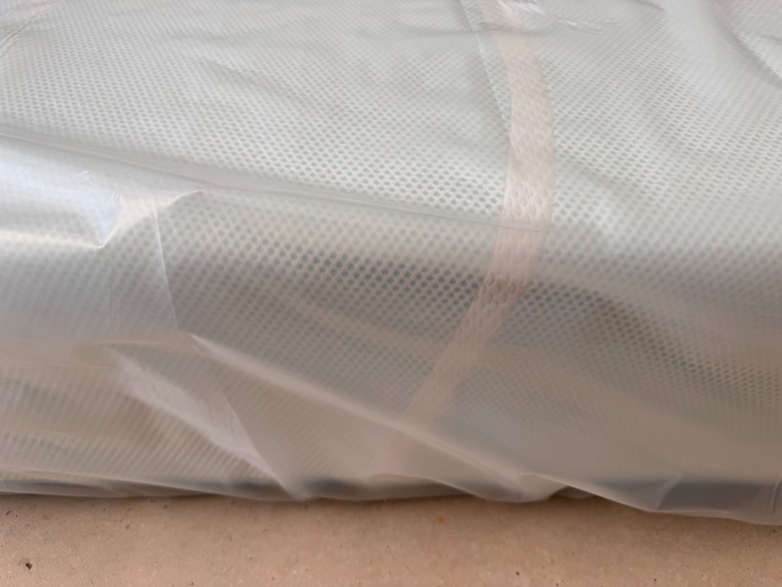 Tempur-pedic mattress Pro breeze Hybrid Pure Cool Twin XL 84” ex-display.