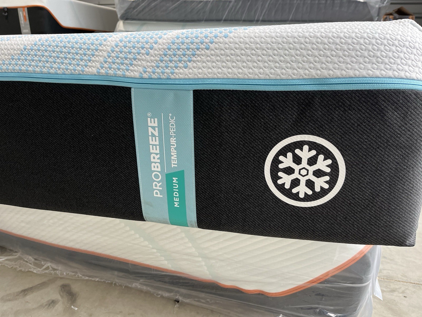 Tempurpedic ❄️ProBreeze❄️ MEDIUM 2.0 KING MATTRESS (Free Shipping)