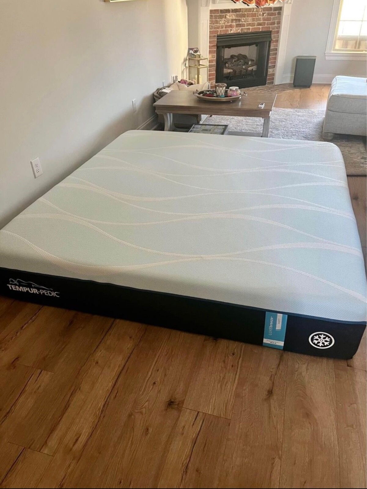 Tempur-Pedic Luxebreeze Soft King Mattress (Only used 6 months)