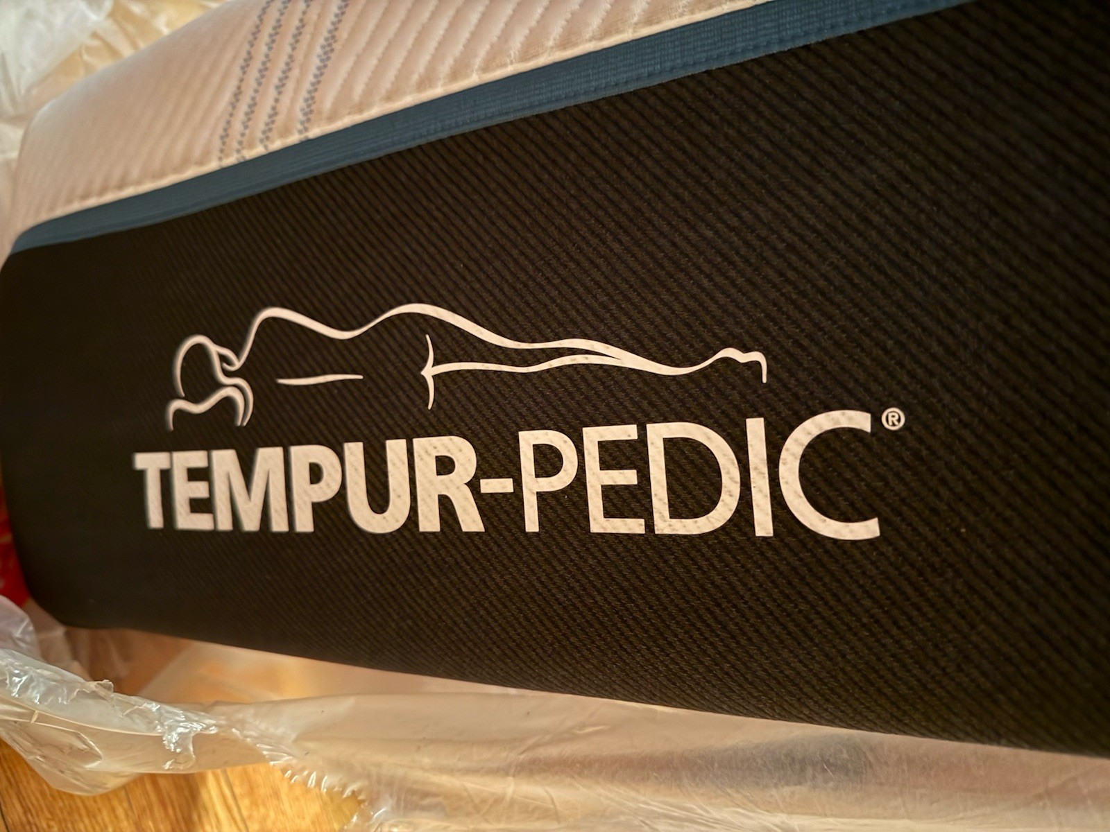2025 Model Tempur Pedic Queen Pro Adapt 2.0 Medium w/ Massage Adjustable Base