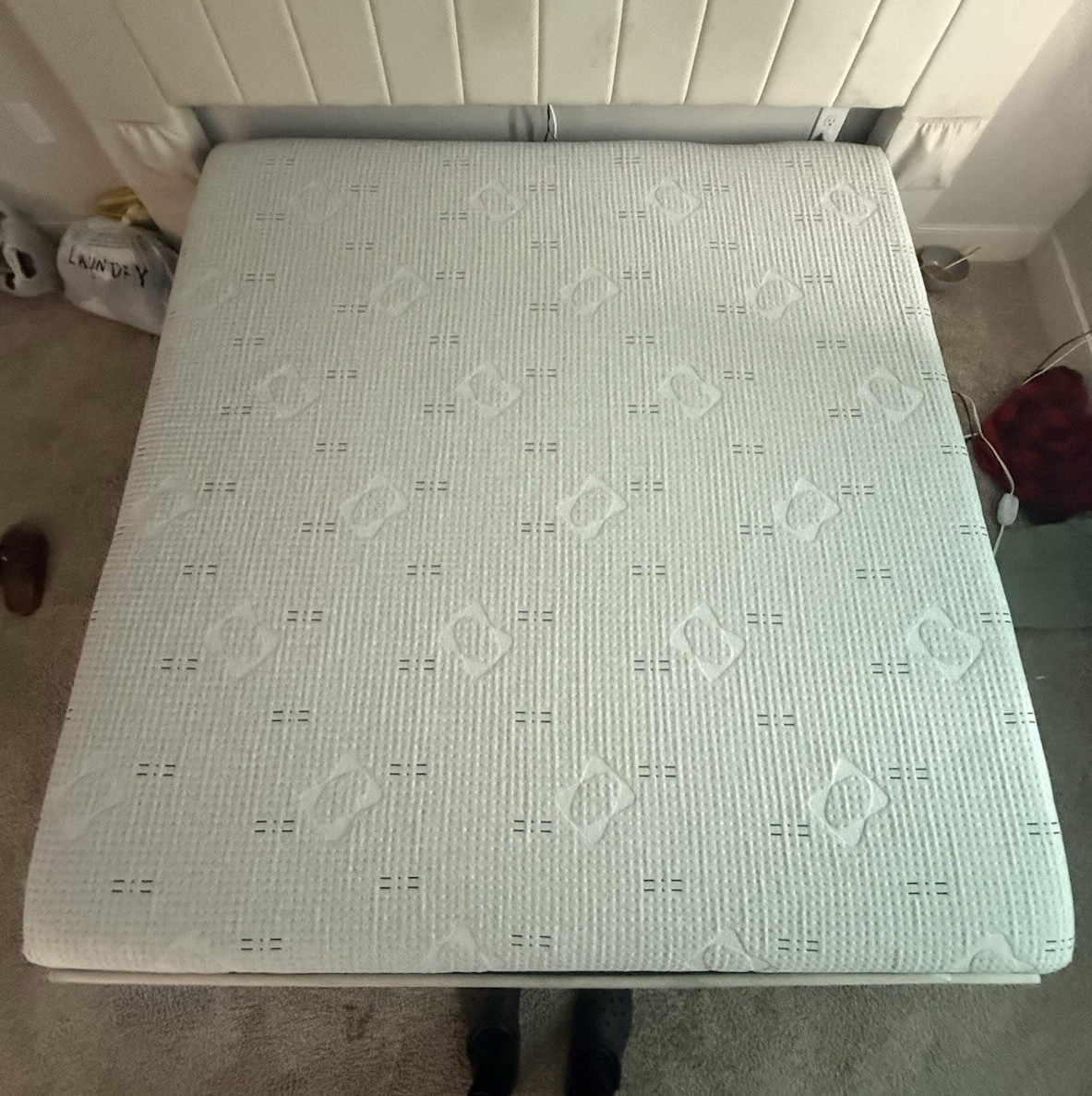 Sleepy’s by Sealy King Memory Foam Mattress Soft White/Blue Geometric