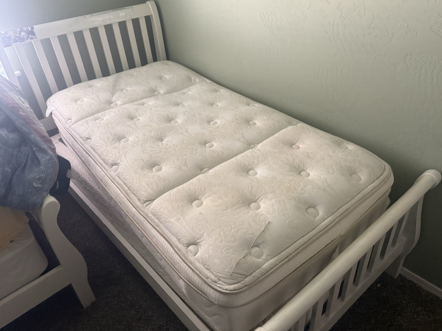 Twin Innerspring Mattress Medium Firm White Pillow Top Fabric Abstract Print