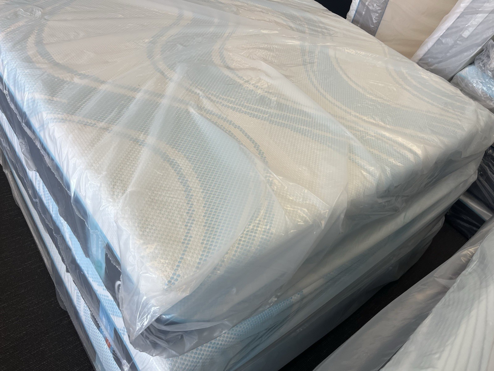 TEMPURPEDIC Tempur-Pedic ProBreeze PRO BREEZE 2.0 Medium QUEEN MATTRESS FreeShip