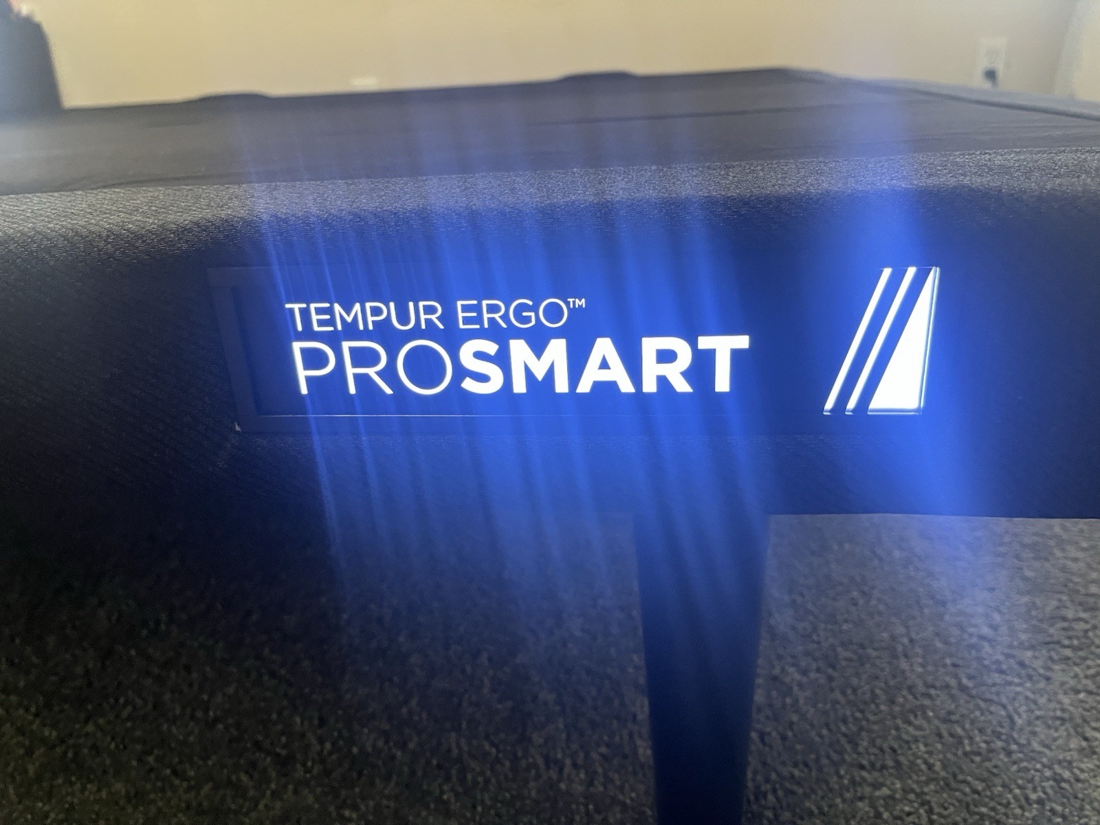 TempurPedic LuxeBreeze 2.0 Medium Hybrid Split King Mattress + ProSmart Base