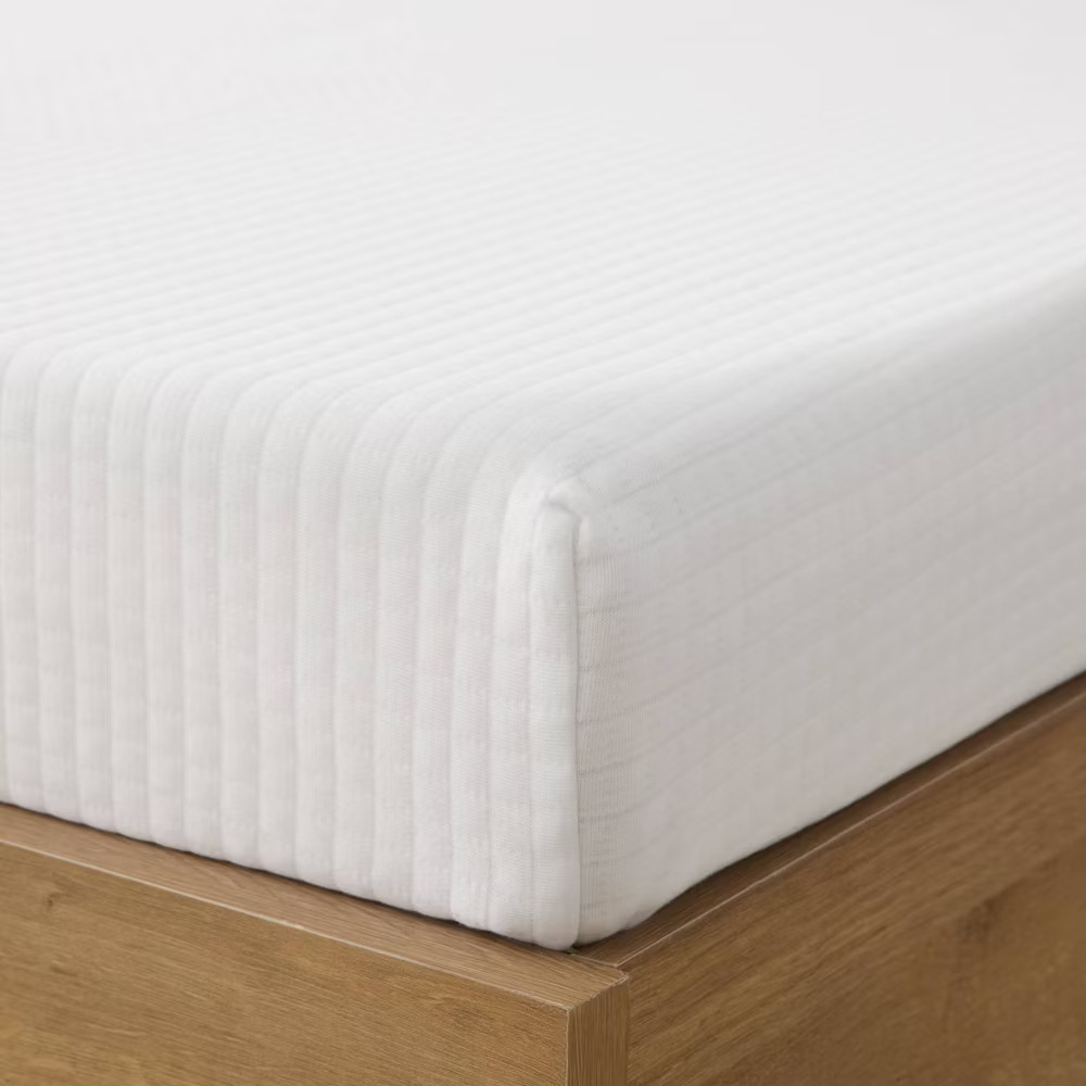6″ Gel Memory Foam Mattress with Antimicrobial Fabric Cover – Queen –