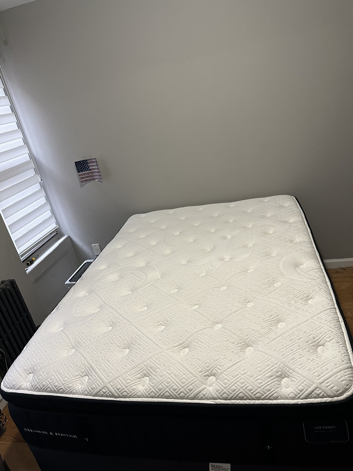 Stearns and Foster Lux Estate Cassatt Luxury Plush Pillow Top Queen + box spring