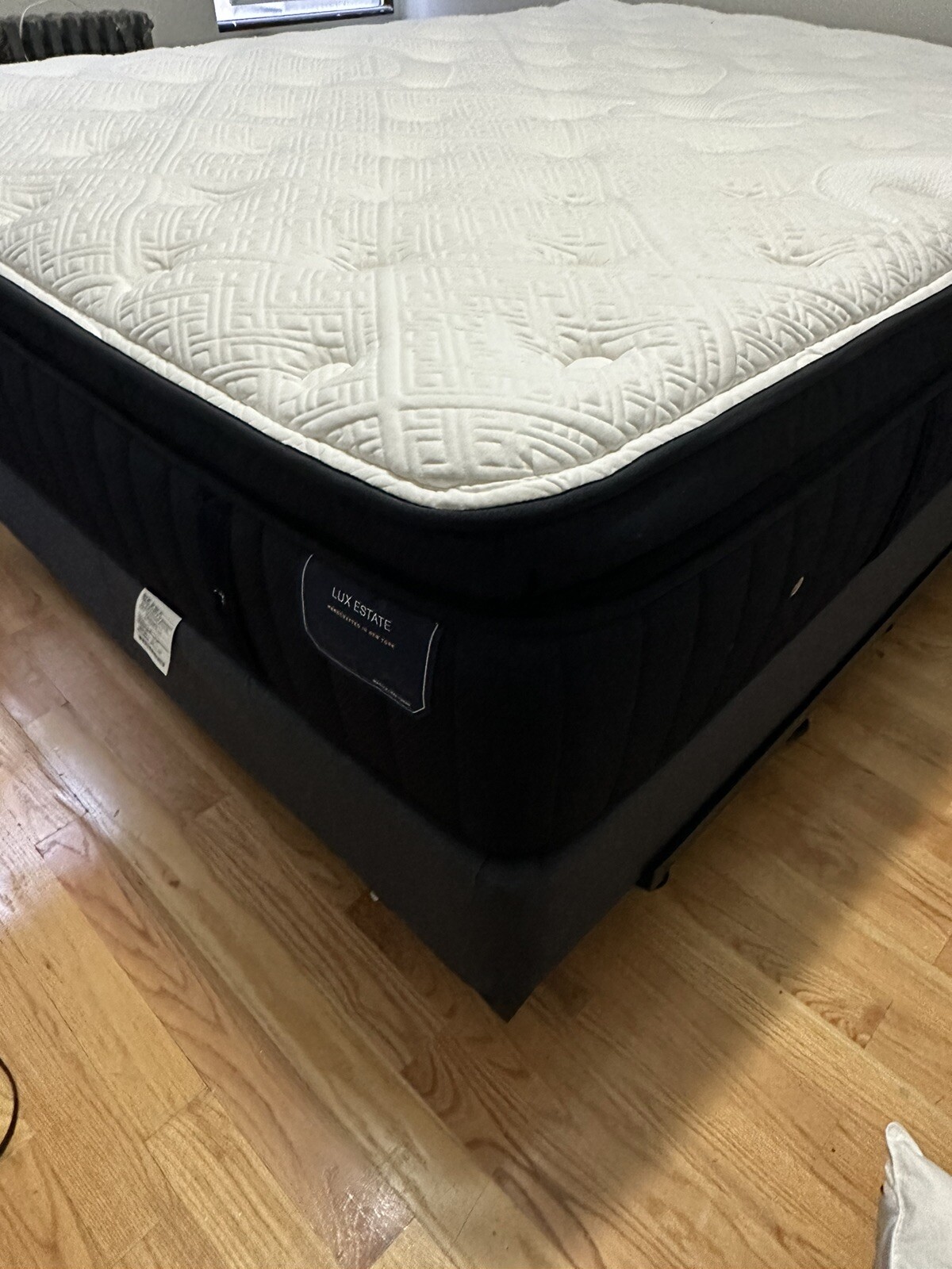 Stearns and Foster Lux Estate Cassatt Luxury Plush Pillow Top Queen + box spring