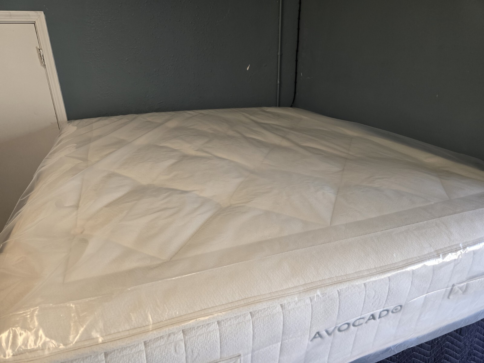 Avocado Luxury Organic Standard Medium No Pillow Top CAL-KING SIZE