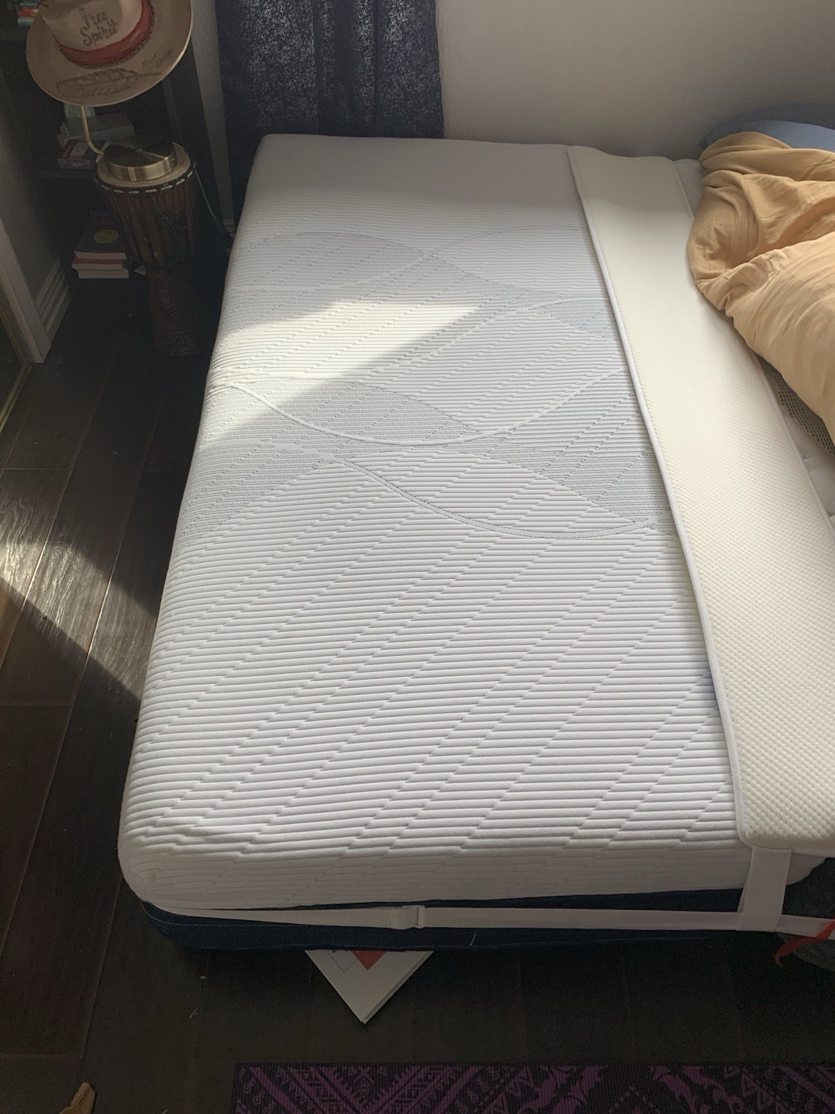 EF Exclusive Sleep Collection Wayside Hybrid Mattress White Blue Abstract Print