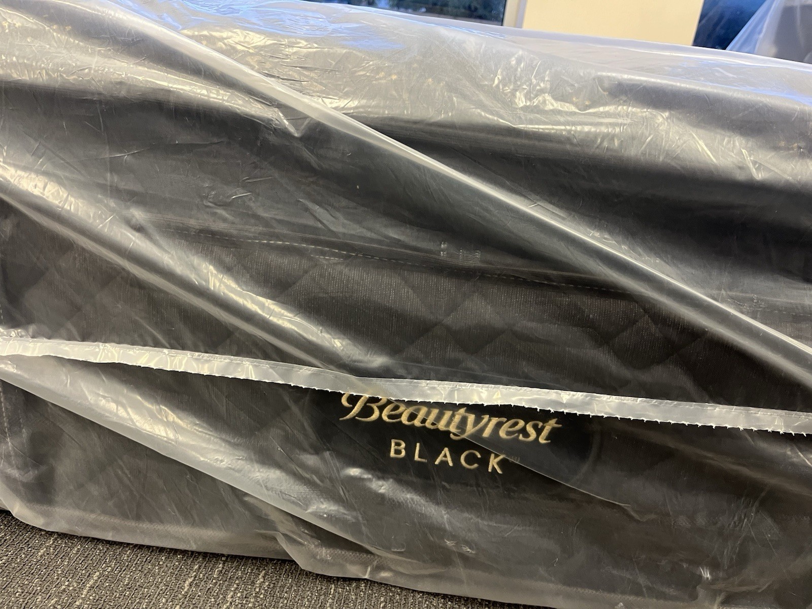 New BEAUTYREST BLACK Series 4 Medium Summit PILLOW-TOP King MATTRESS $6,199.00
