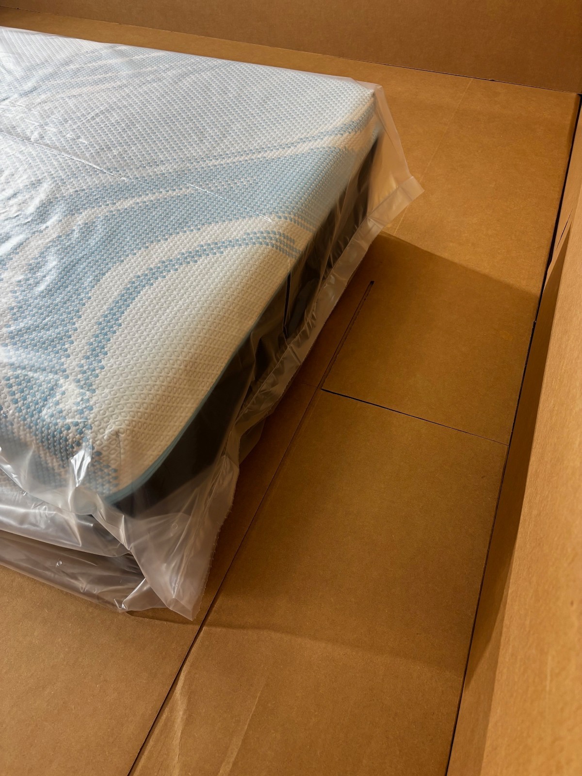 Tempurpedic Luxe Breeze Firm 2.0 Twin XL Mattress 2025 LuxeBreeze MSRP $5199 NEW