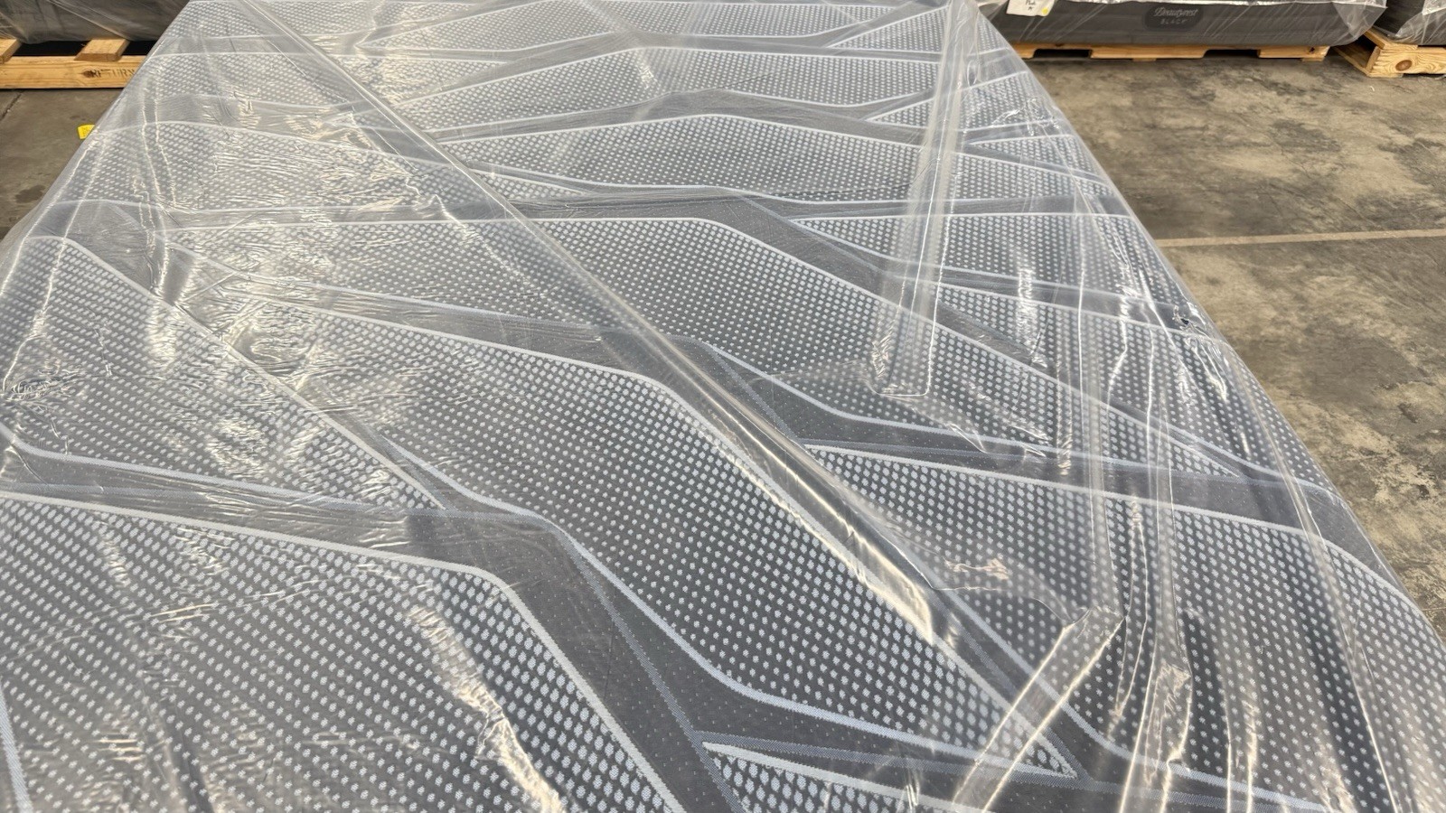 Serta iSeries 2.0 Hybrid 2000 Firm 12′ Mattress