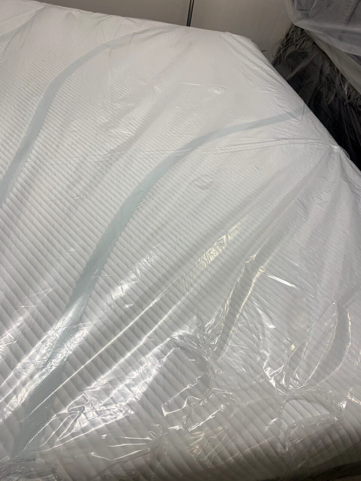 TempurPedic ADAPT HYBRID SPLIT CAL KING MEDIUM 11″ MATTRESS FAST SHIP CLOSEOUT