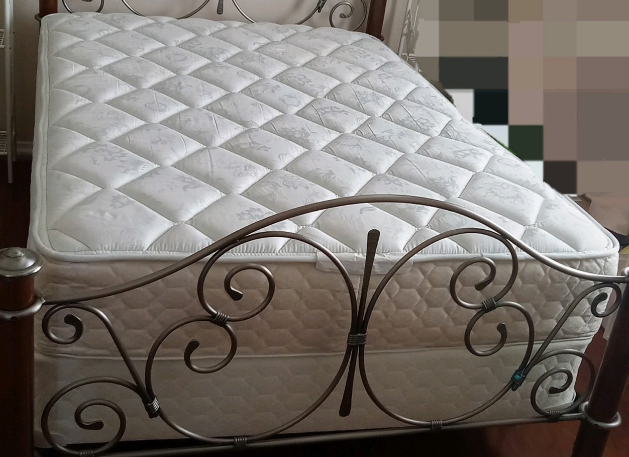 Sealy Posturepefic – Full Size Matress & Box Spring (76in x 54in x 10in)