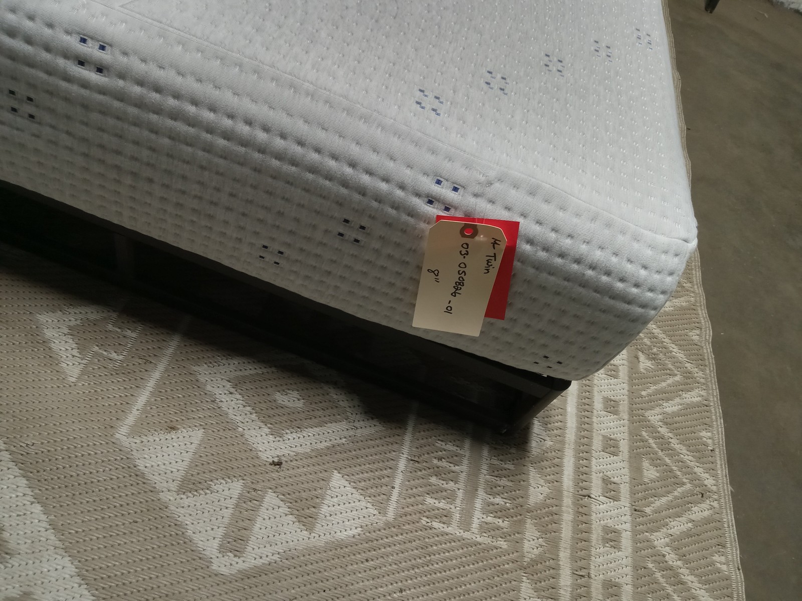 Sleepy’s | Basic Memory Foam Firm | 8″ Twin Mattress