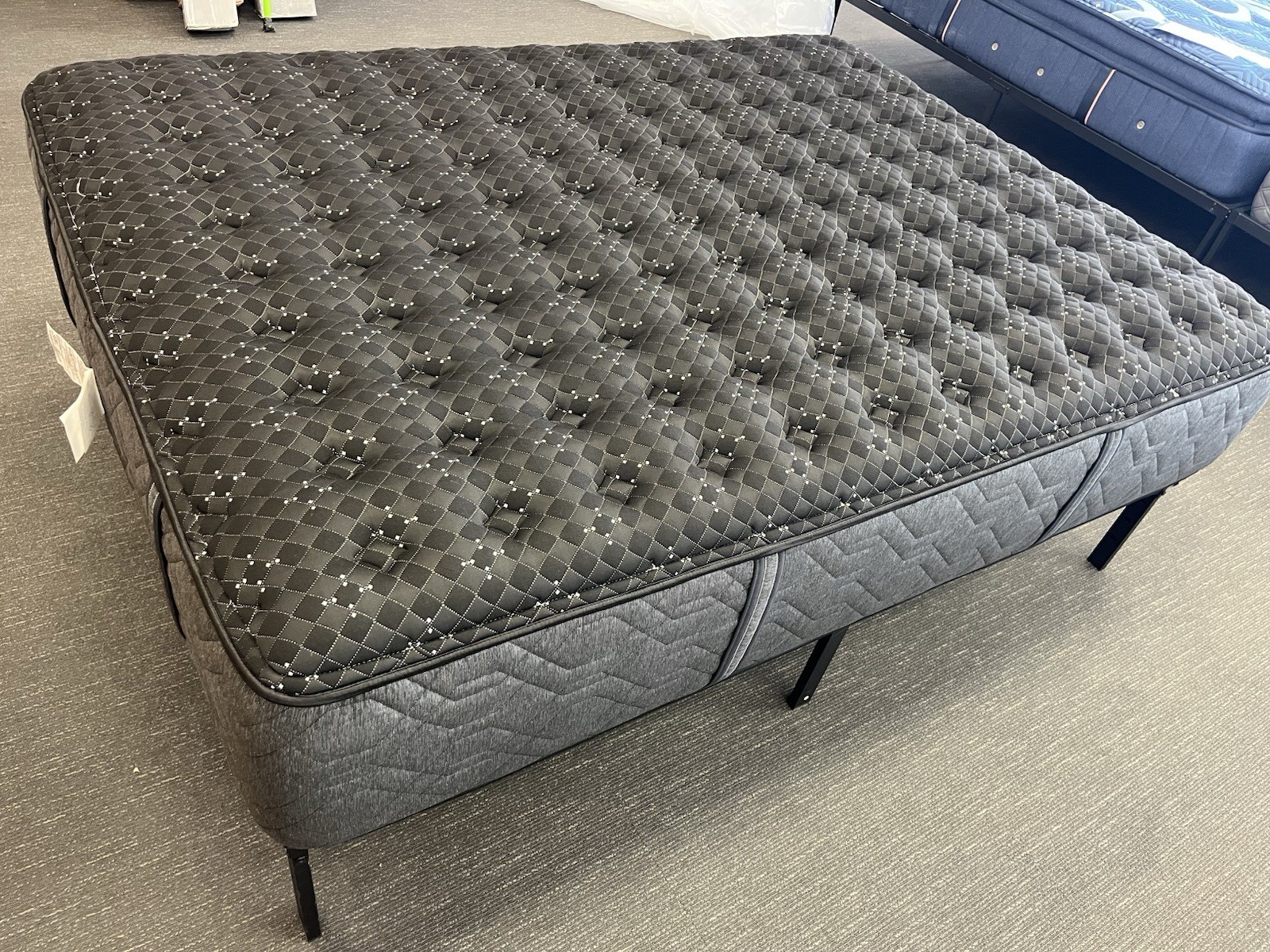 New BEAUTYREST BLACK Series 3 Firm Queen MATTRESS $4,000.00 Free Shipping