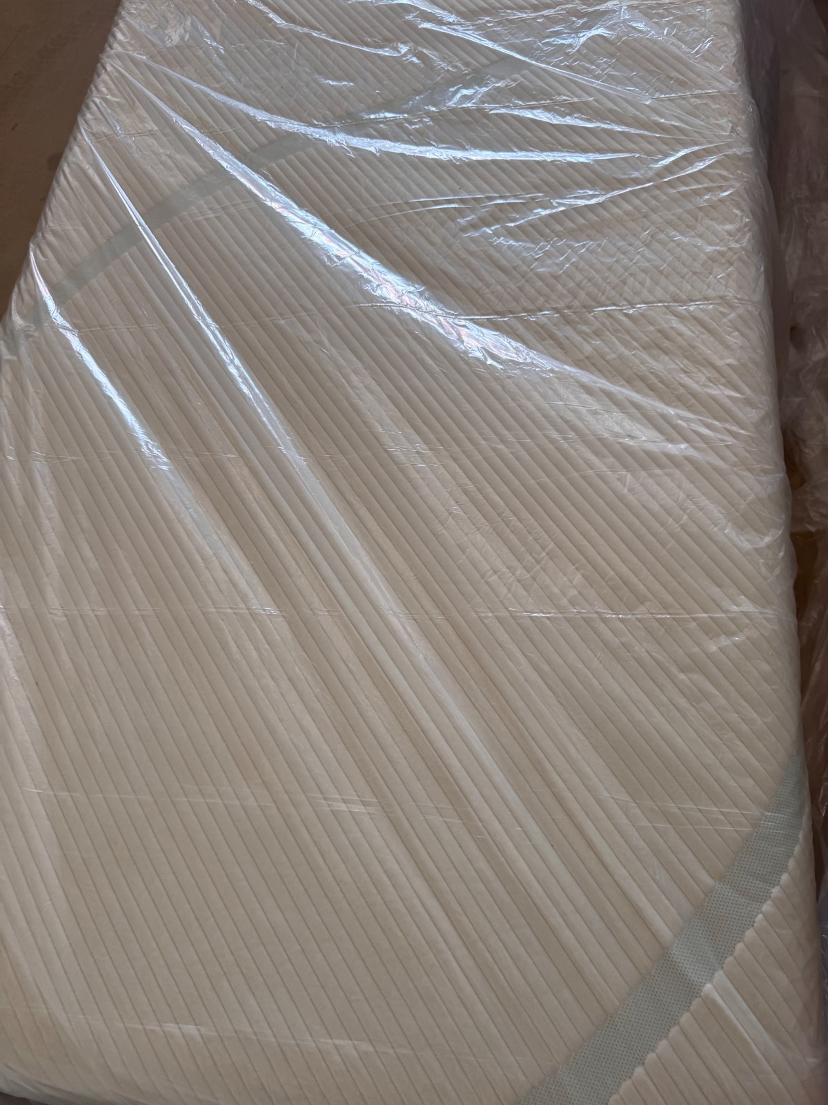 Tempur-pedic mattress Adapt Medium Contour Twin XL/ Split King ex-display.