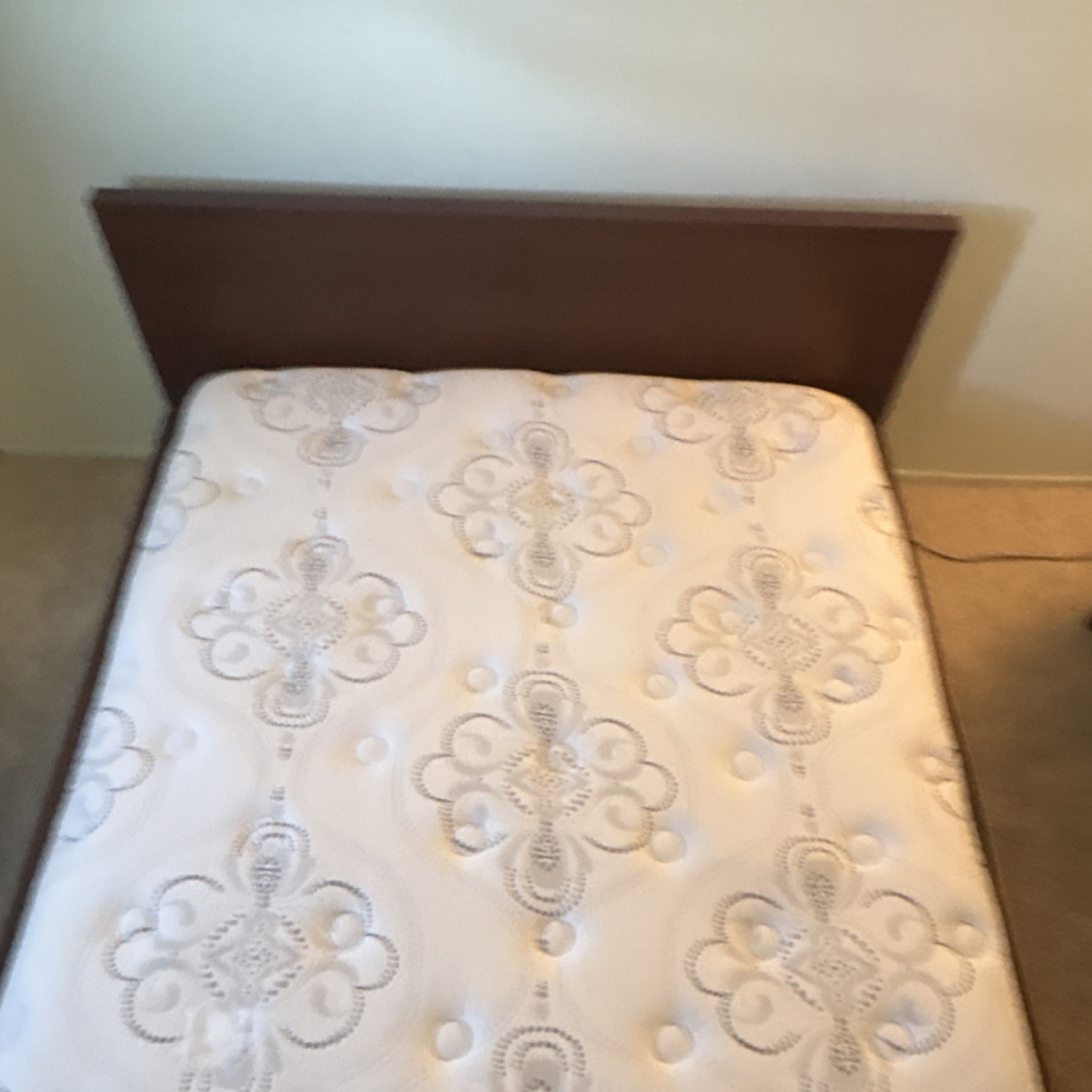 Hybrid Mattress Floral Pattern White Black Rectangle for Bedroom