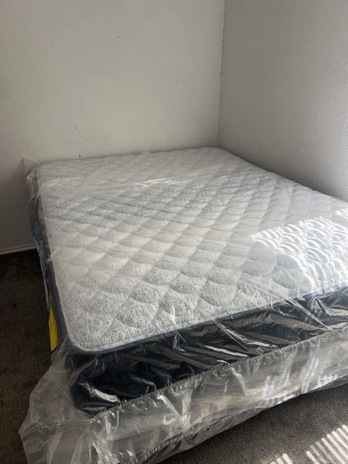 Harbor Creek Traditional Plush Queen Innerspring Mattress Pillow Top Quilted