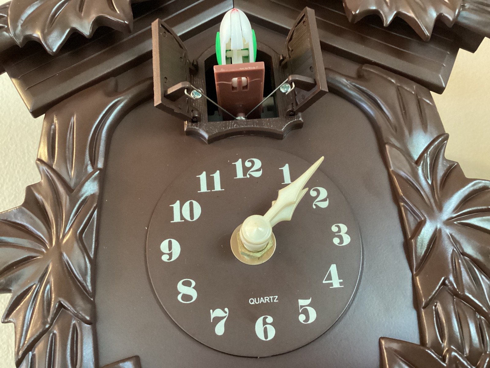 Chiming Classic Brown plastic Cuckoo Wall Clock Hanging Bird Clock Home Decor
