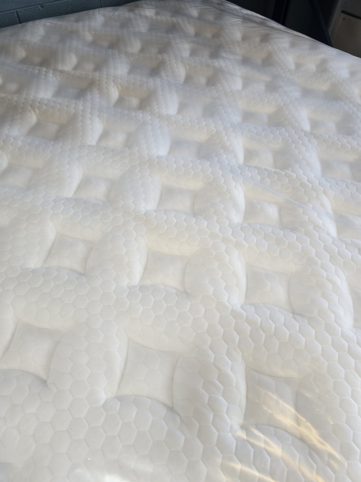 Brooklyn Aurora Medium With Cloud Cooling Pillow Top